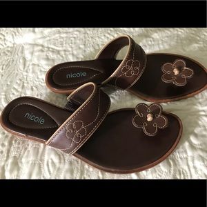 Nicole 7.5 sandals